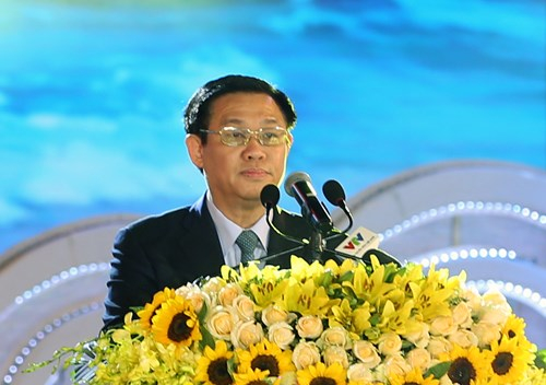Phó Thủ tướng Vương Đình Huệ dự Lễ hội 110 năm du lịch Sầm Sơn